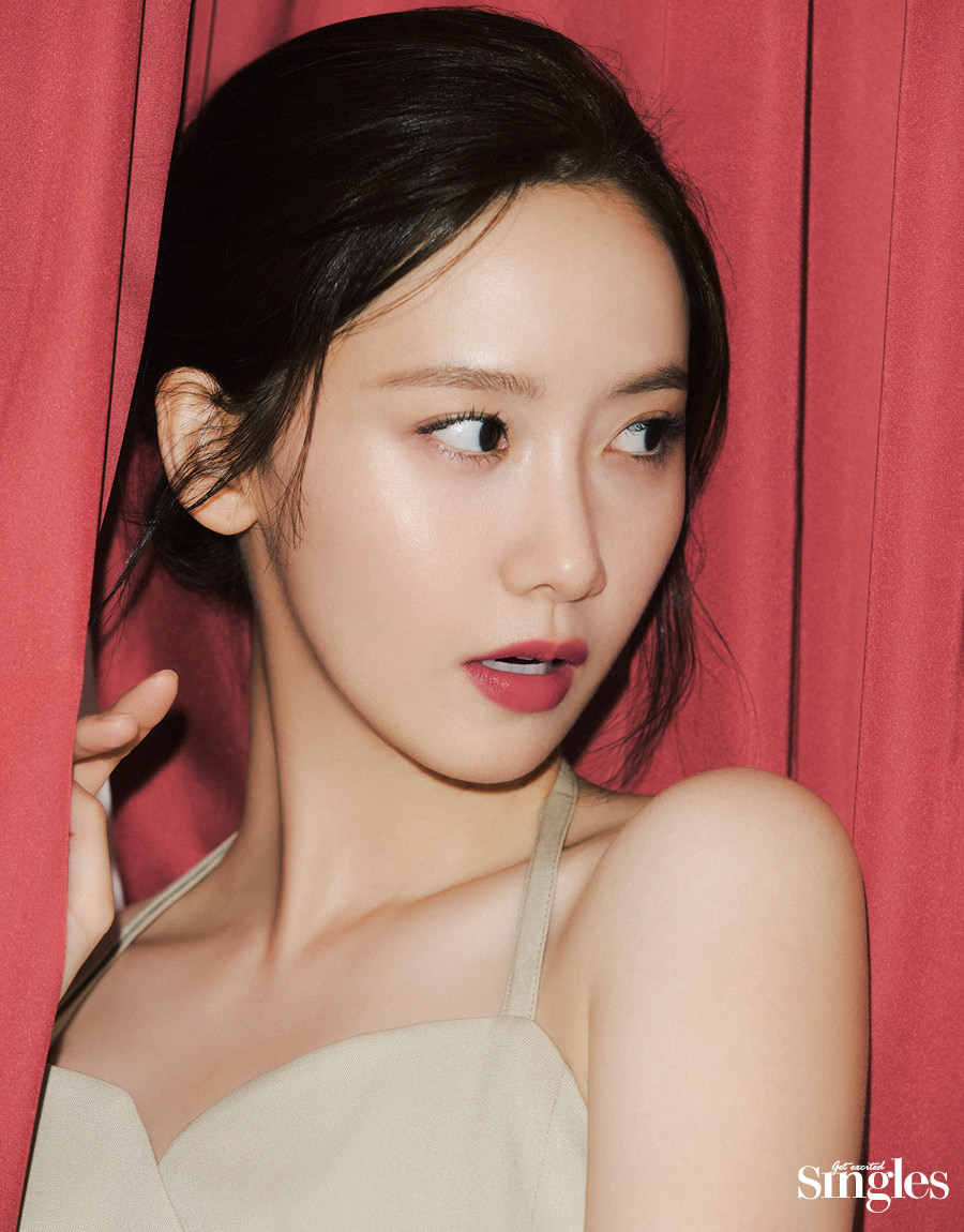 윤아가 에스티로더와 함께한 싱글즈 화보